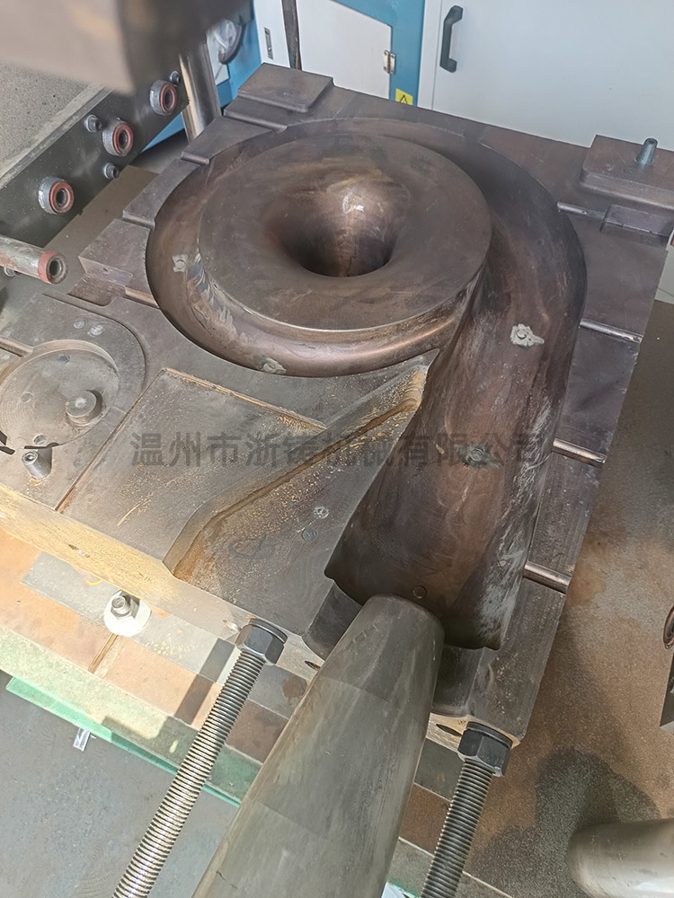 新蝸殼模具